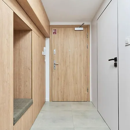 Apartment Mezzanine Studio Zarembowicza Airport By Renters Wroclaw